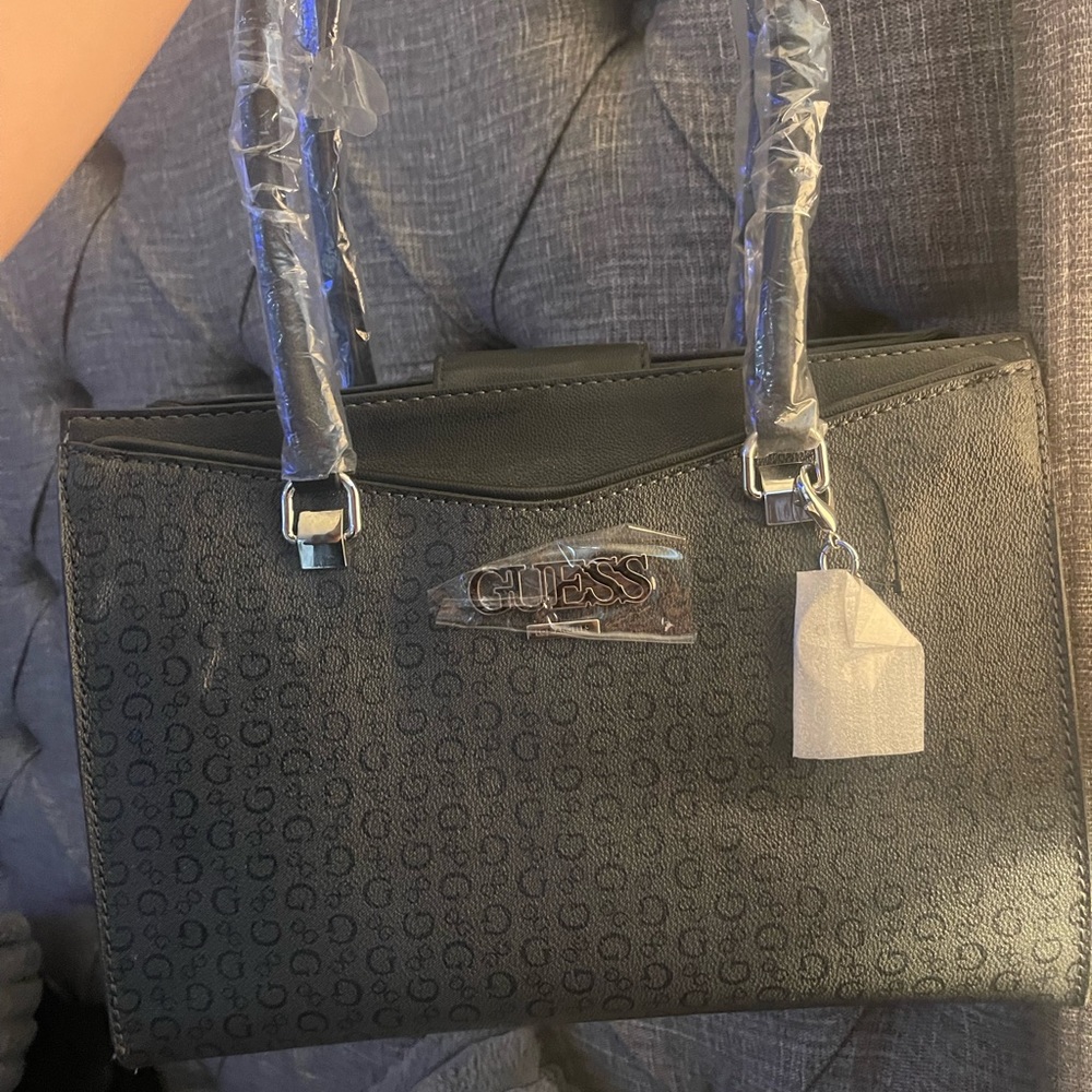 NWT Women’s Guess Handbag